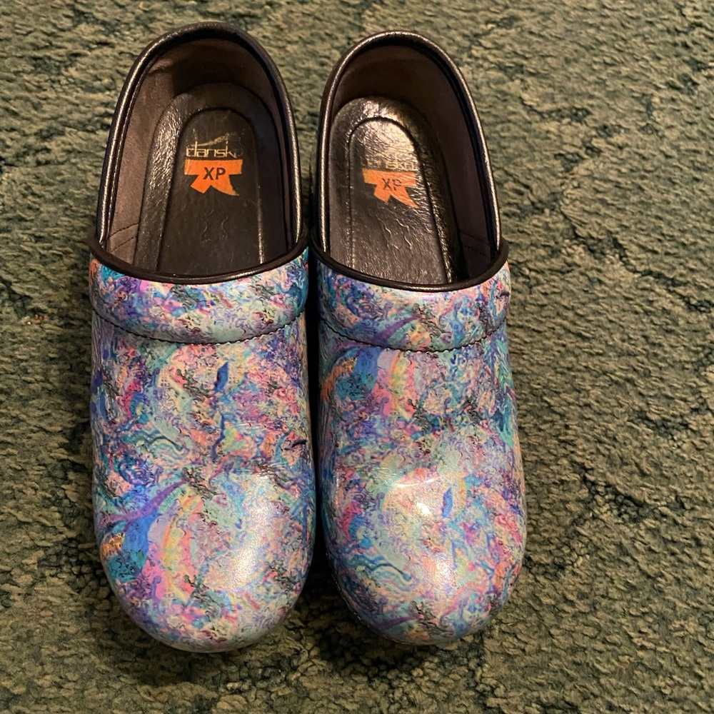 Womens Danskos